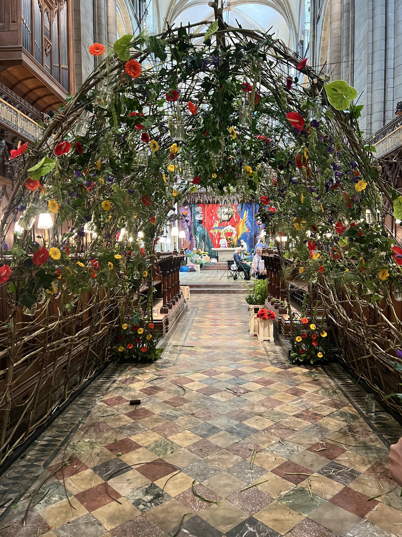 Large-scale floristry installation for demonstrations and events