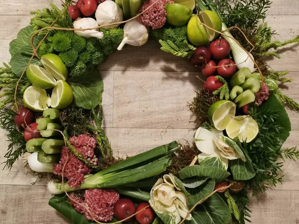 Seasonal vegetable and foliage wreath