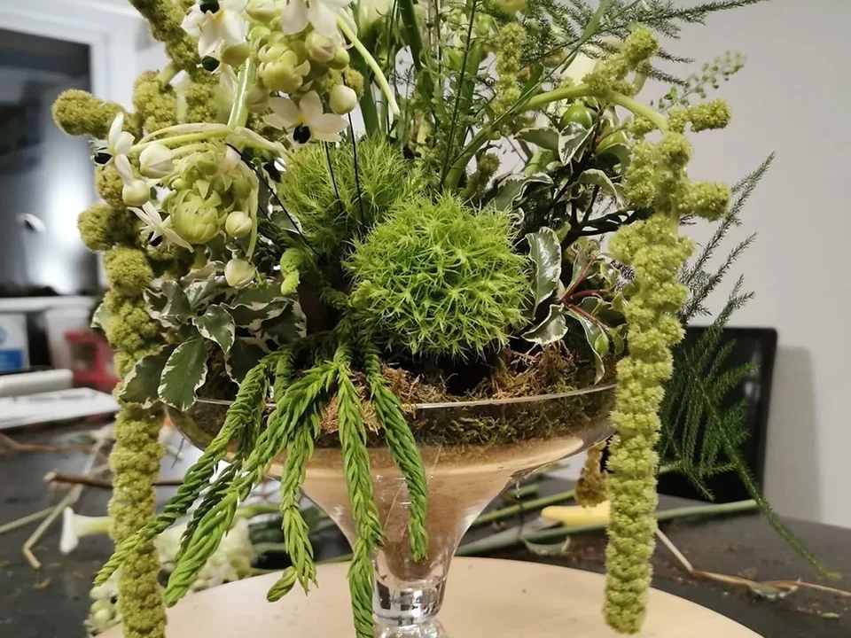 Textural green foam-free floral arrangement