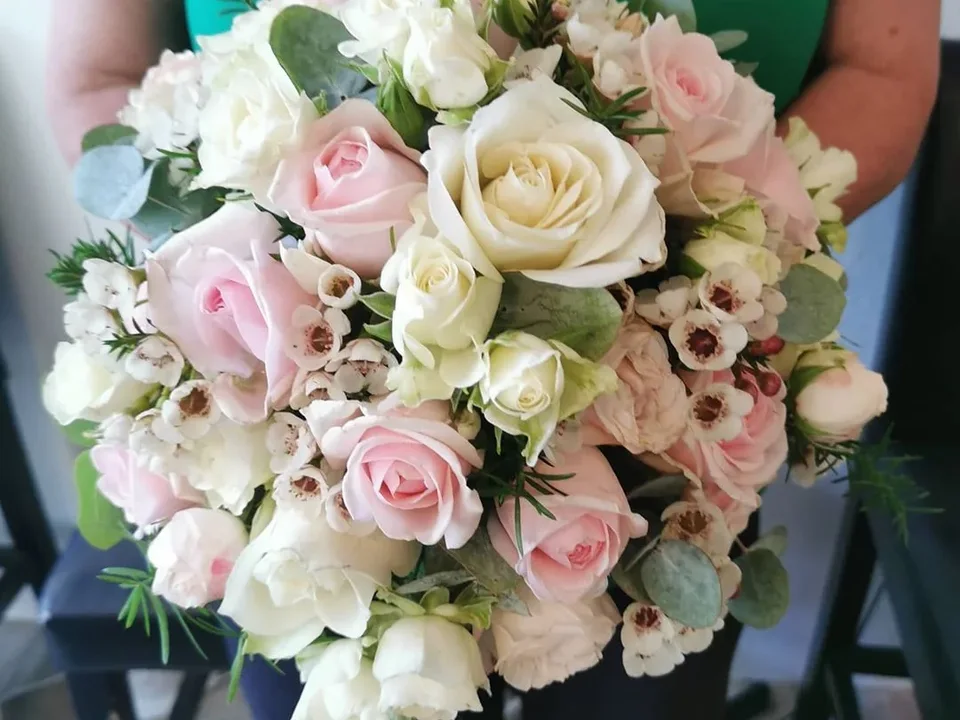 Soft pink and ivory bridal bouquet